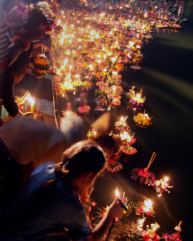 水灯节，The Twin Tower 附近芭堤雅节庆，中天